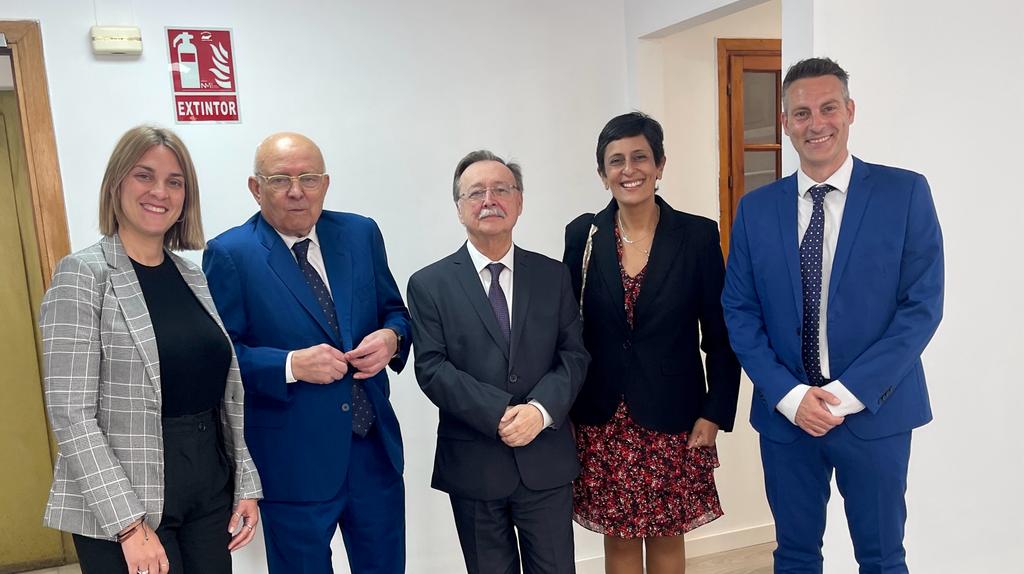 Juan Vivas visita las instalaciones de Acrismatic