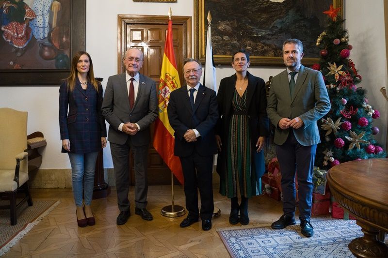 El presidente de la Ciudad visita el ayuntamiento de Málaga