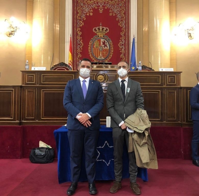 David Muñoz Arbona recibe en el Senado al Secretario de la Fundación Violeta Friedman y director de Proyectos de la FYME