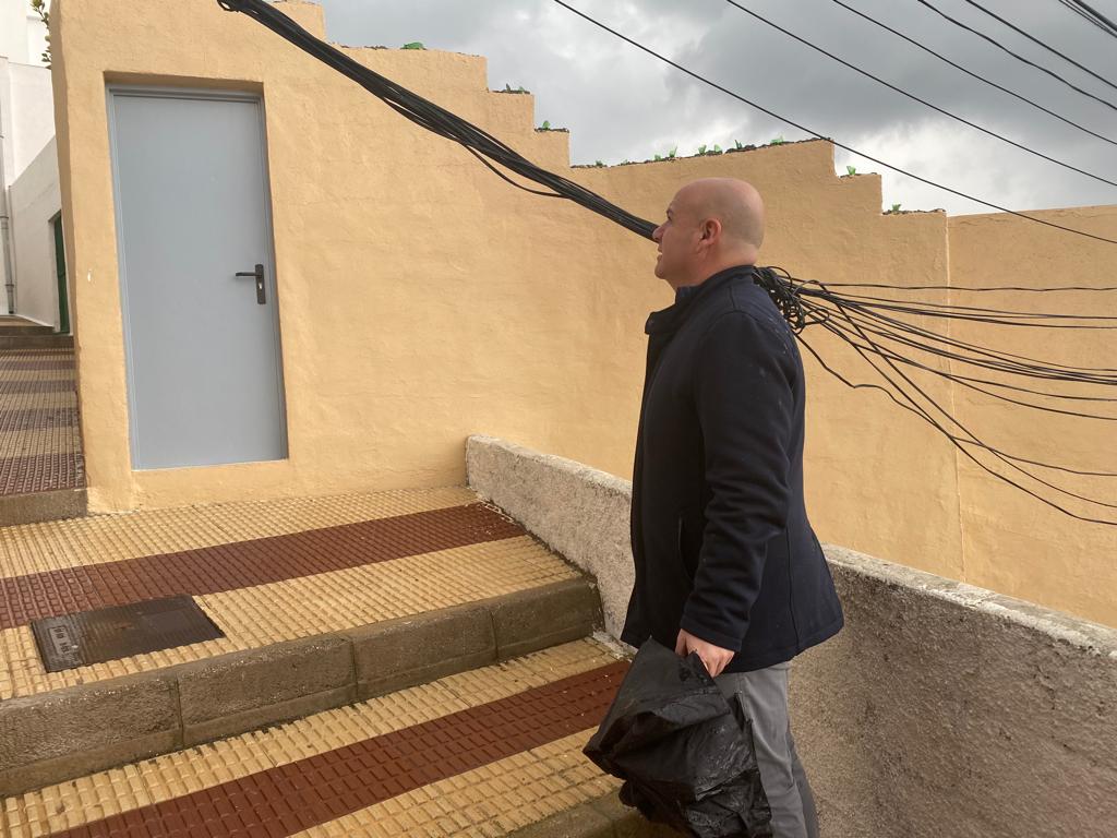 Gutiérrez exige al Gobierno local el arreglo de un muro “a punto de derrumbarse” en el Sarchal