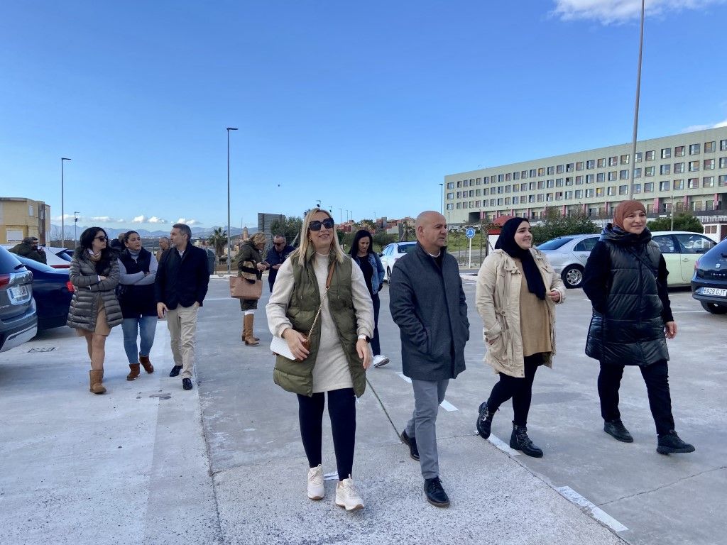 El PSOE visita Loma Colmenar: “otra barriada abandonada por el Gobierno de Vivas” 