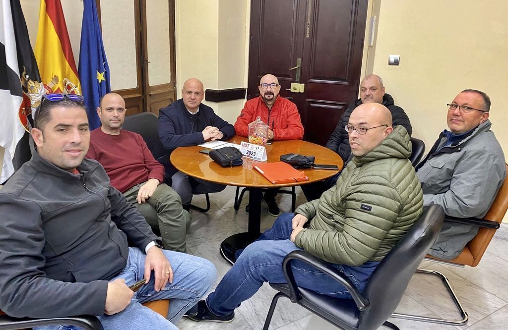 Gutiérrez se reúne con una nueva asociación de taxistas en Ceuta