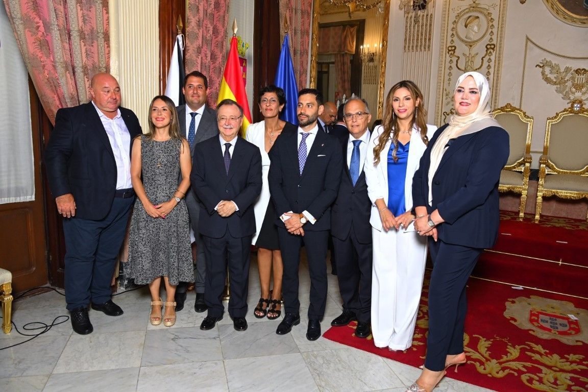 Vivas articulará su gobierno en seis consejerías y anuncia una estructura de apoyo