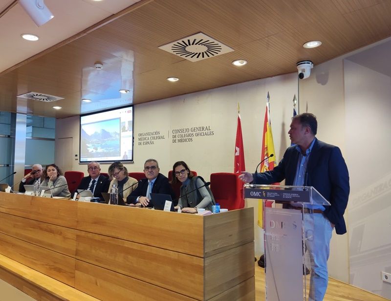 El presidente del Colegio de Médicos expone en Madrid la crítica situación de la sanidad de Ceuta