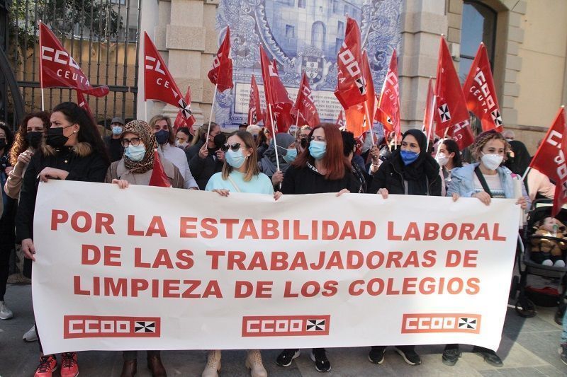 CCOO pide que se saque a concurso y licitación el servicio de limpieza de los colegios públicos