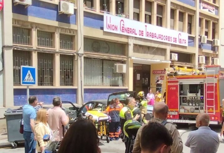 Una avería en los frenos, posible causa del accidente junto al edificio de los sindicatos