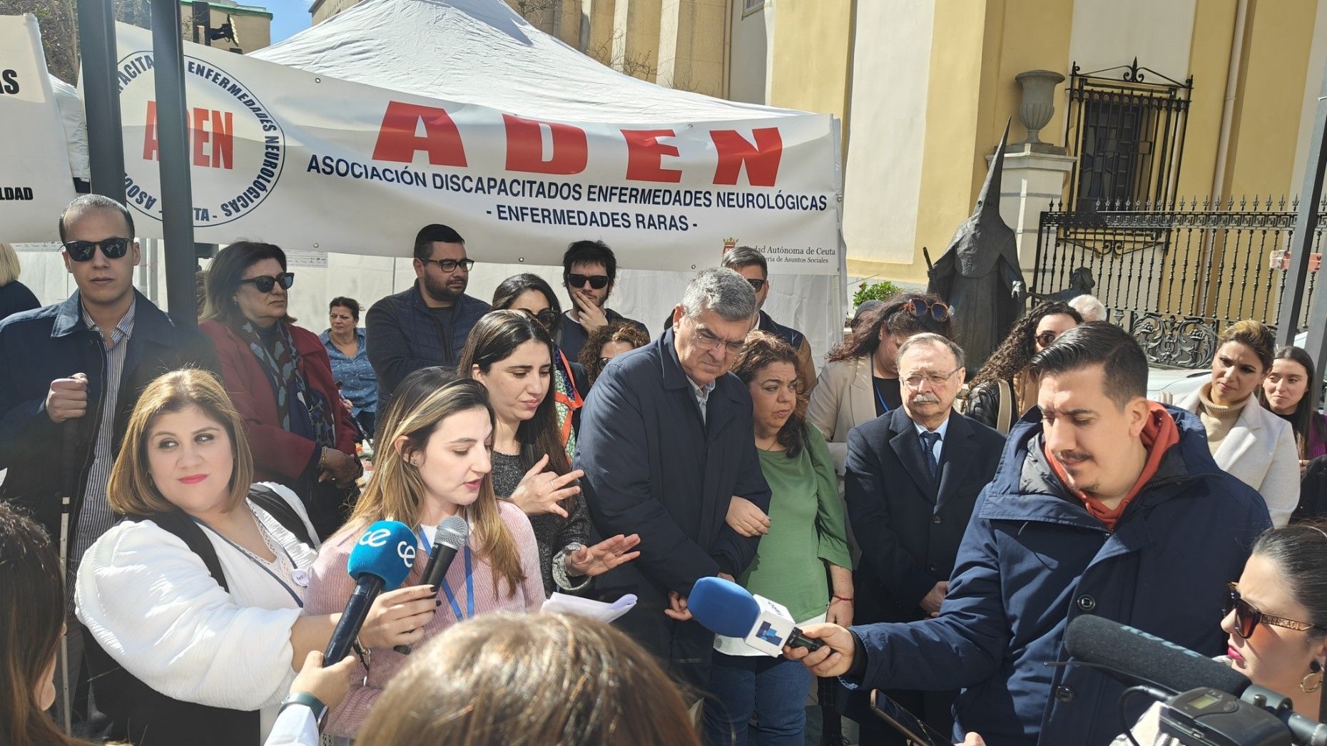 Jornada de sensibilización en la Plaza de los Reyes: ADEN conmemora el Día Mundial de las Enfermedades Raras