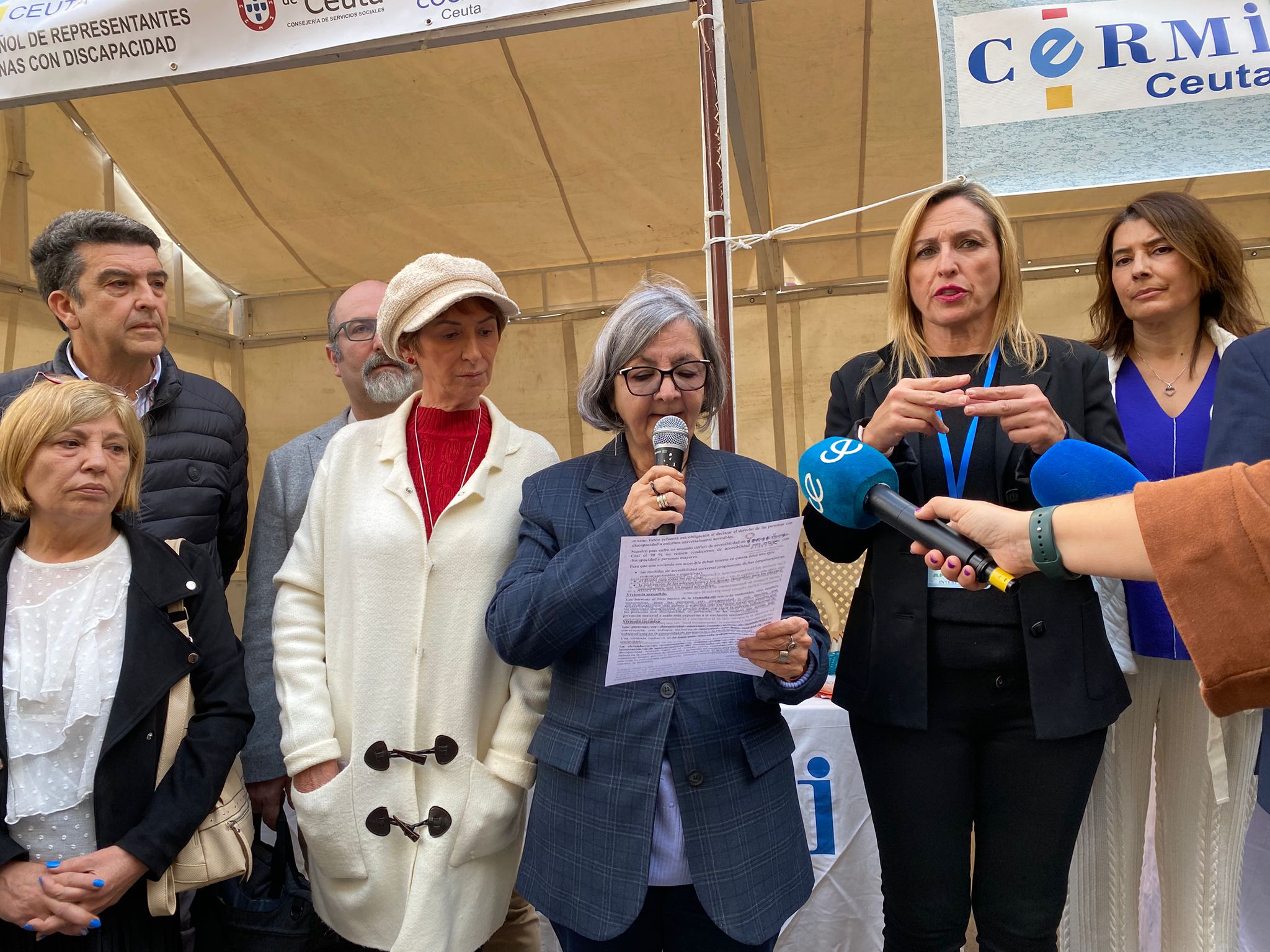 María del Carmen Rosino, vicepresidenta del CERMI, leyendo el manifiesto esta mañana 