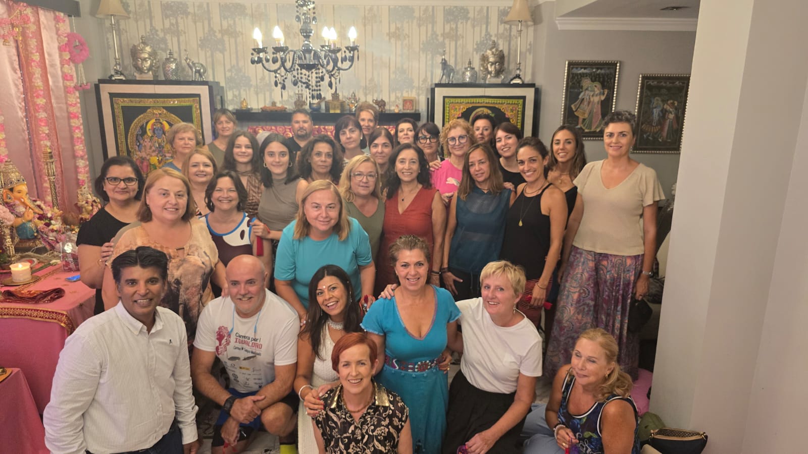 Global 2 participa en la celebración de Ganesh con una meditación