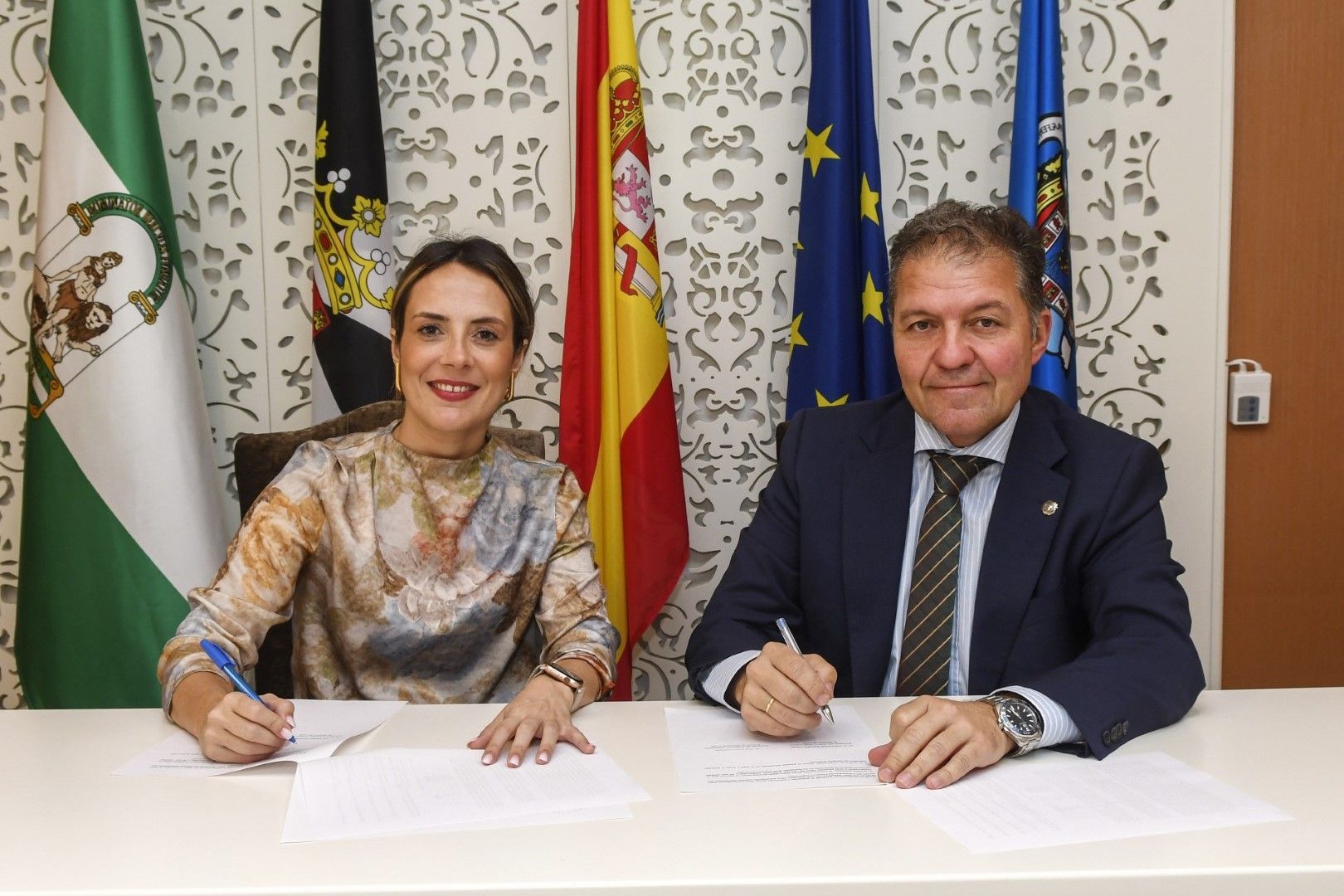 La Ciudad firma un acuerdo de colaboración con el Colegio de Médicos para organizar cursos de primera atención