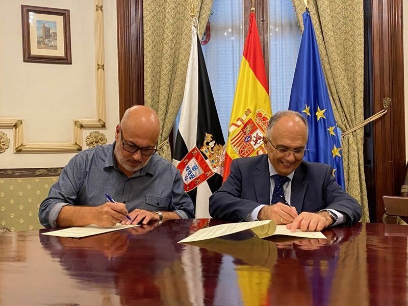 Firmado el convenio que regulará la colaboración de Cruz Roja en situaciones de emergencia