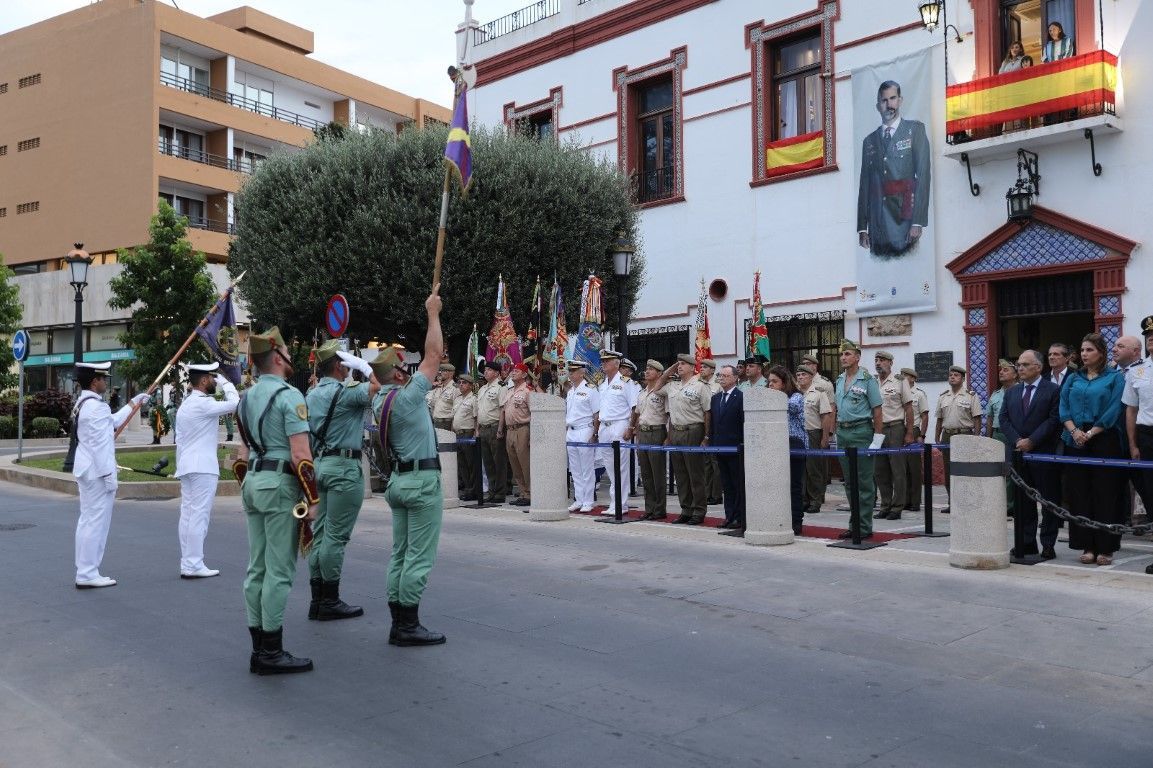 La Plaza de África acoge el Arriado de Bandera en honor al X aniversario de la proclamación de Felipe VI