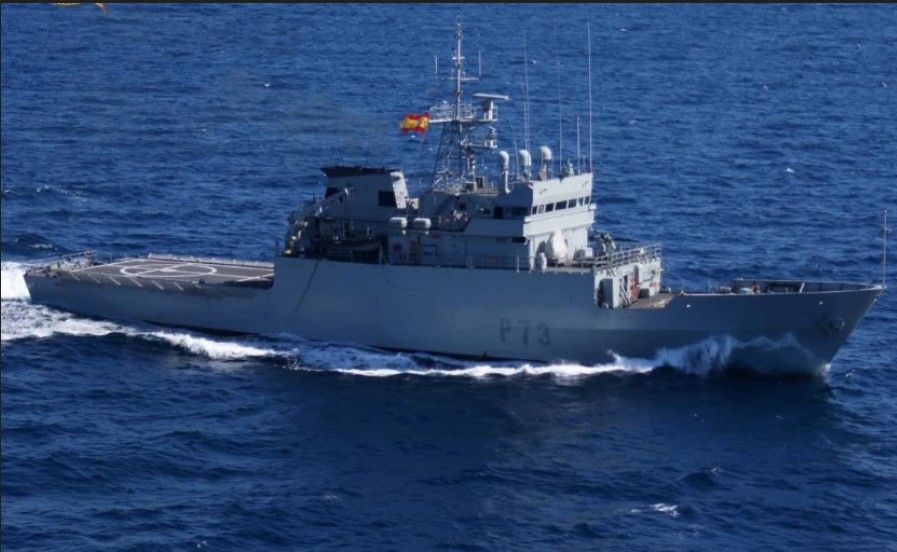 El patrullero de altura Vigía inicia su operación de vigilancia marítima en aguas del Estrecho