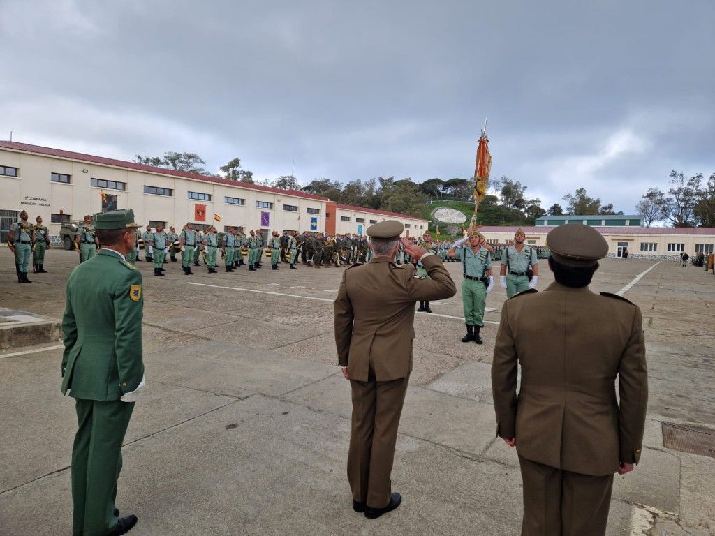 La sociedad cacereña responde masivamente a la llamada solidaria del CEFOT n.º 1 y la Comandancia General de Ceuta