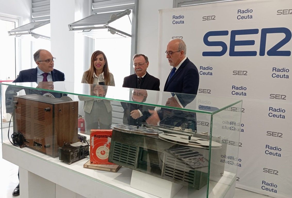 Ceuta celebra 90 años de radio con una exposición en la Estación de Ferrocarril