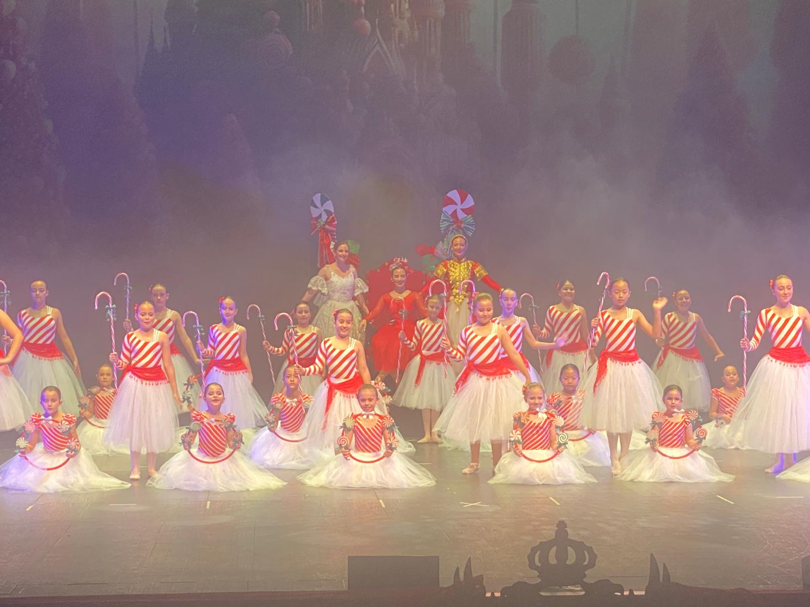La escuela de danza de Rosa Founaud lleva al Revellín su espectáculo "El cascanueces y los 4 reinos"