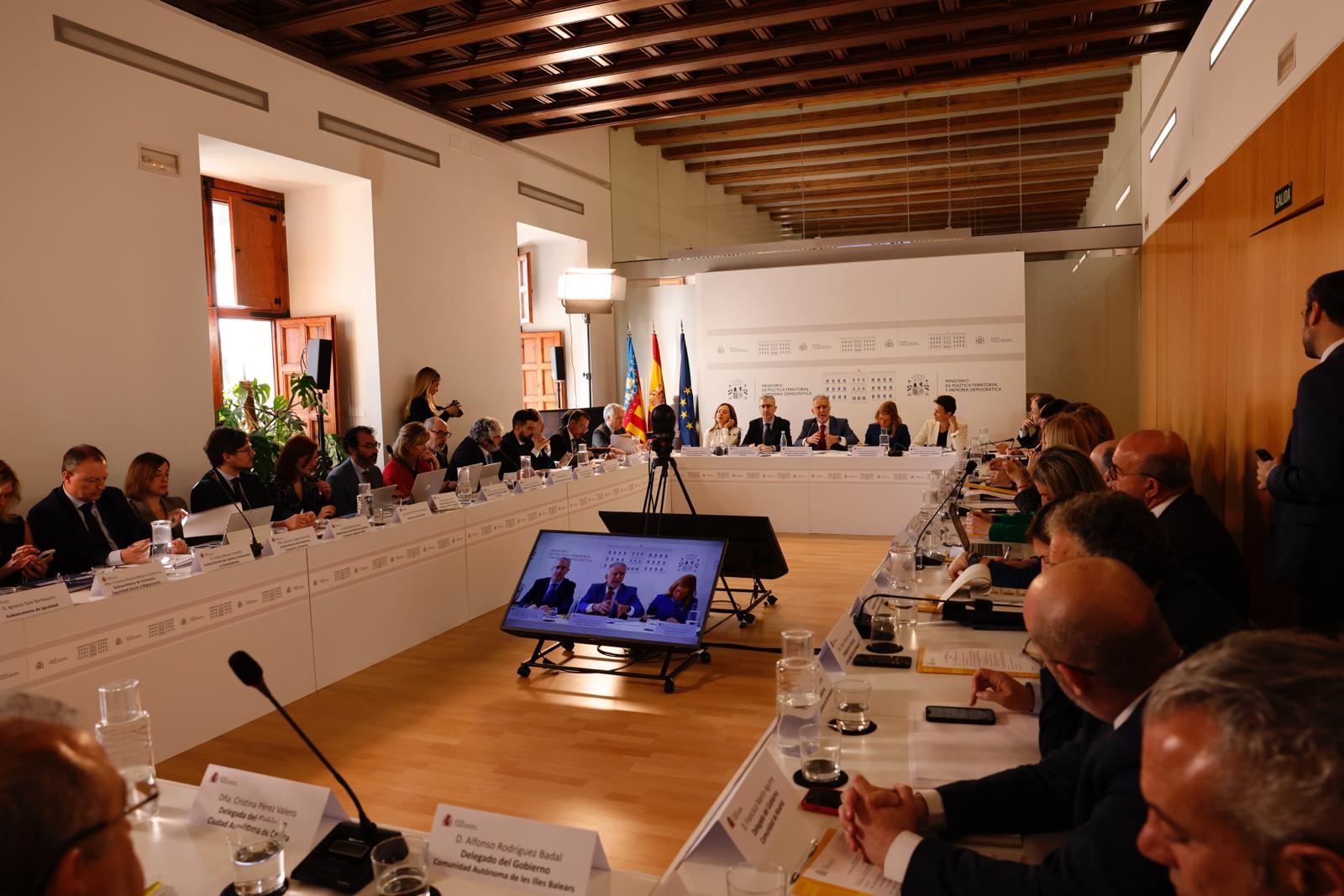 El Gobierno anuncia la elaboración de un plan de refuerzo 2024-2027 para mejorar la AGE en los territorios