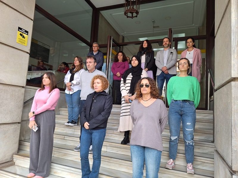 La Delegación del Gobierno guarda un minuto de silencio por una nueva víctima de violencia de género