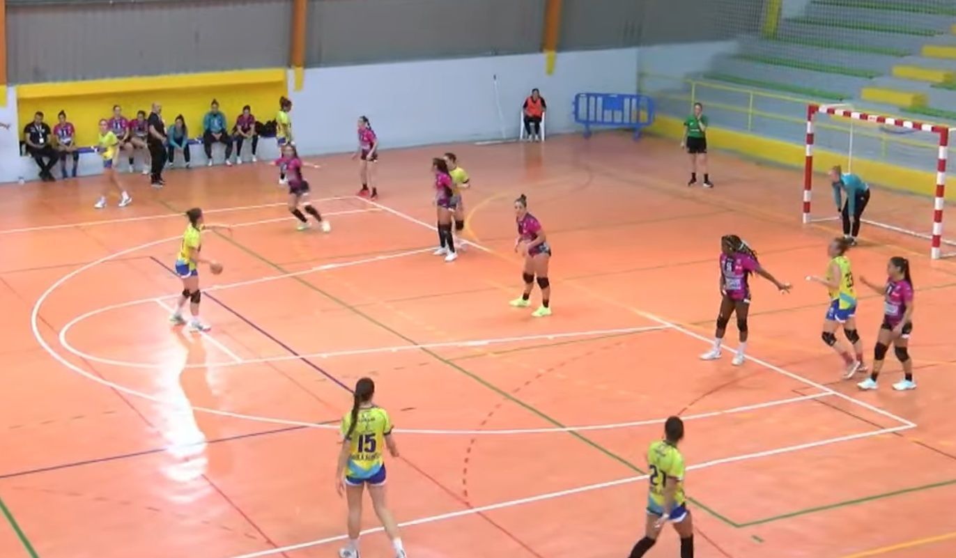 El Balonmano Estudiantes recibe al Madrid Base Villaverde con la intención de seguir escalando posiciones