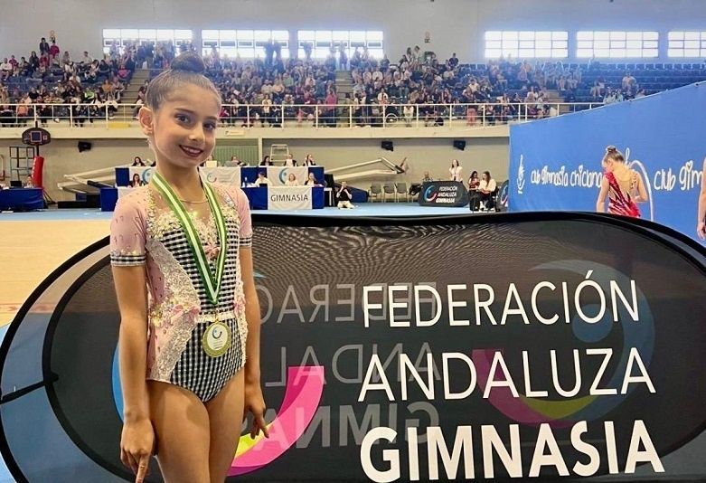 Carla Lacasa Lara, una joven promesa de la gimnasia, ha brillado en el Campeonato de Andalucía 