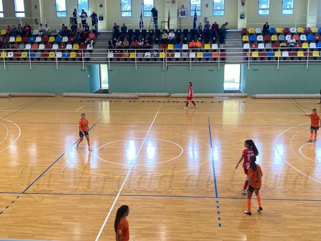 La mejoría del Camoens no le da para puntuar ante el Hispania Yecla (2-5)