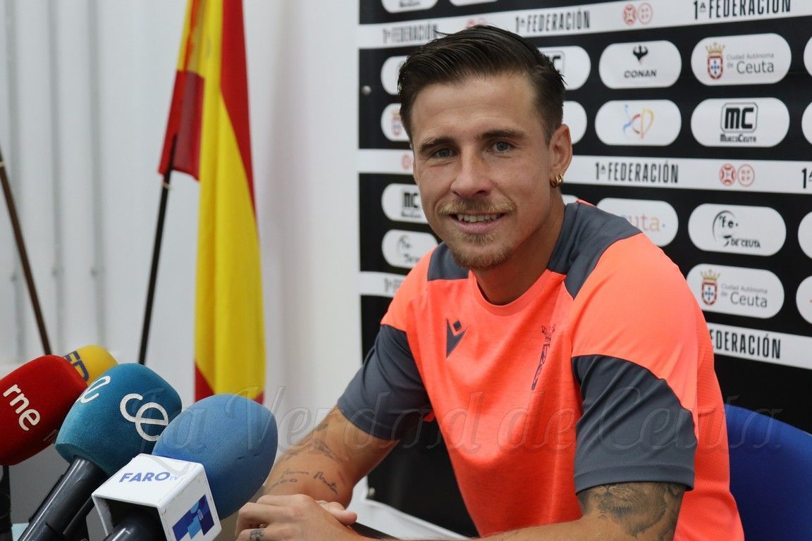 Dani Aquino, listo para aportar a la AD Ceuta FC pese a su ausencia en el debut liguero