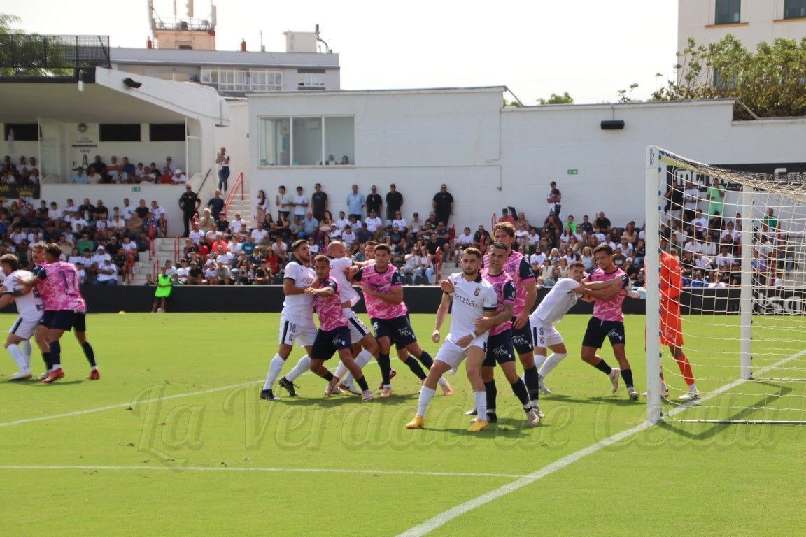 La AD Ceuta salva un punto ”in extremis” gracias a un cabezazo de Aquino (2-2)