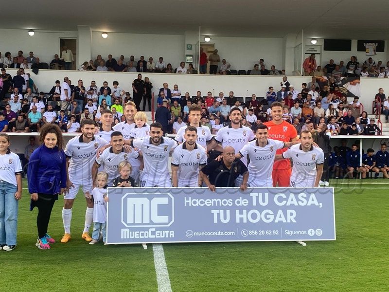 La AD Ceuta vuelve a conocer la victoria a costa de un inofensivo Recreativo de Huelva (1-0)