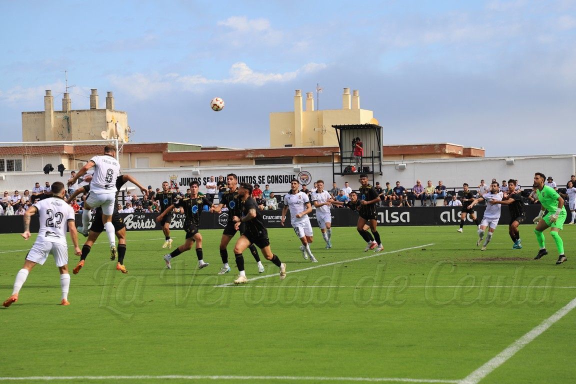 La AD Ceuta, desconocida, pierde su primer partido en casa ante el Intercity (0-2)