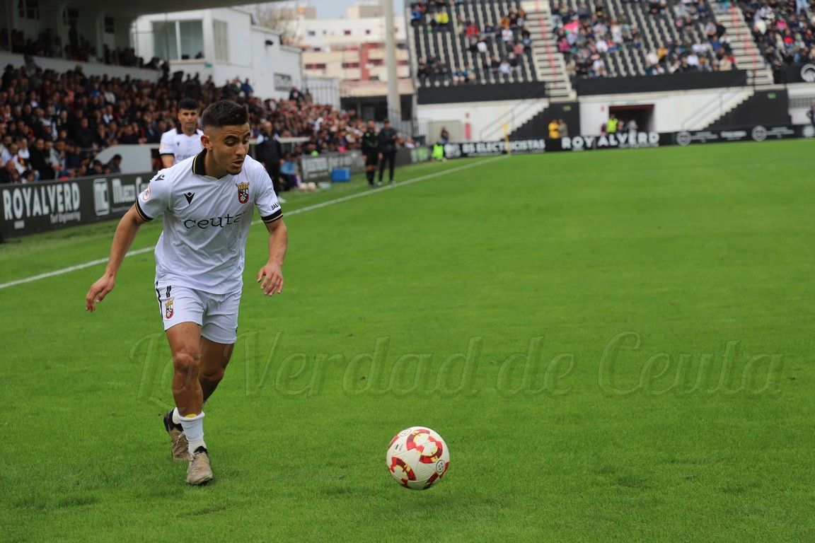 La AD Ceuta FC quiere consolidarse en las posiciones de play-offs ante el Yeclano Deportivo