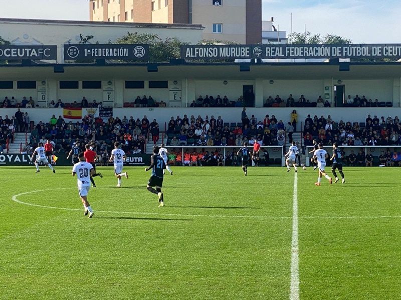 La AD Ceuta a por los play-offs ante un líder intratable 