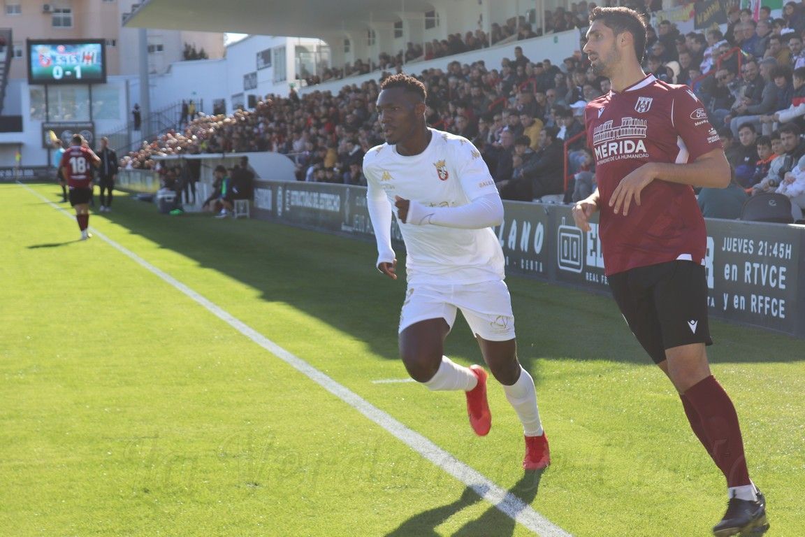 La AD Ceuta FC ingresará entre 3,5 y 4 millones por la venta de Uche