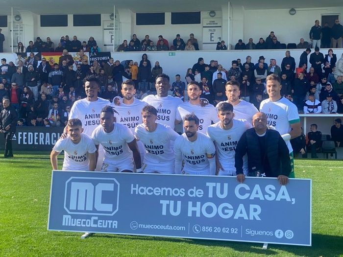 (0-0) La AD Ceuta no puede superar la férrea defensa del San Fernando y cede otro empate en el Murube