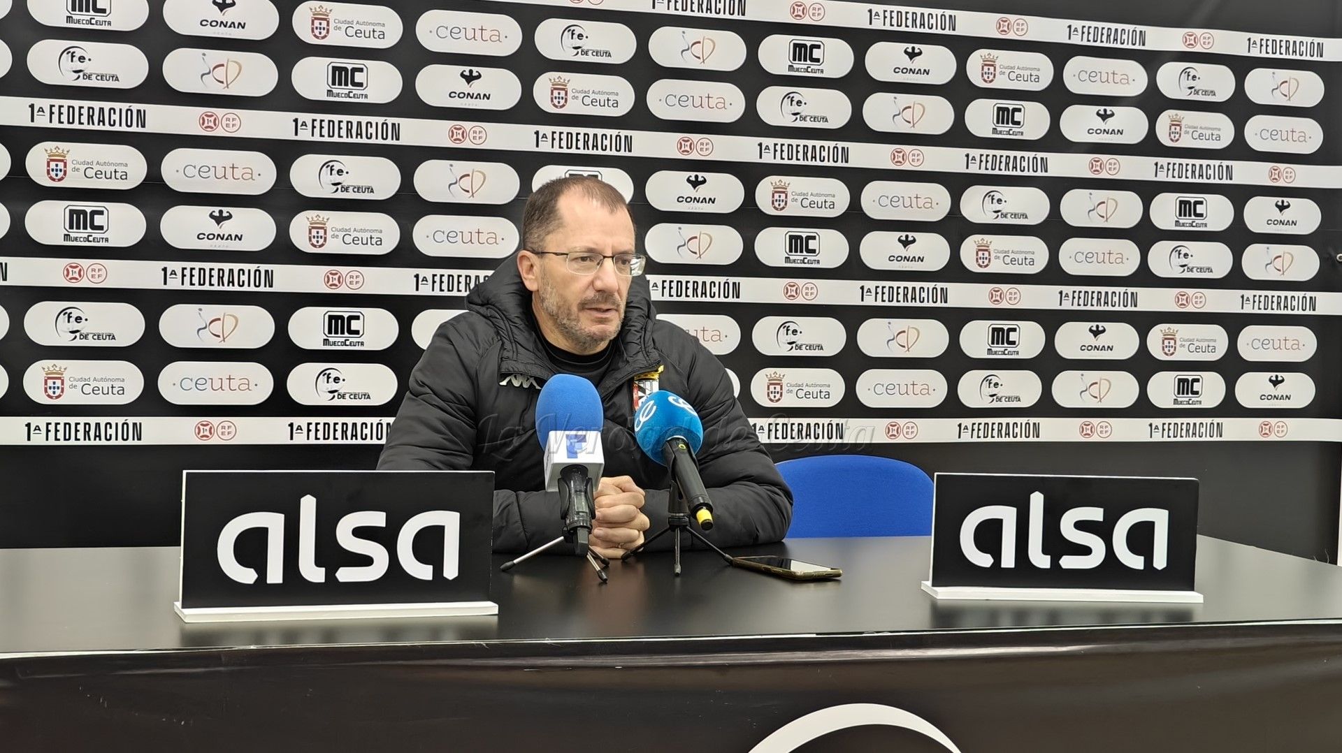 El Ceuta busca la victoria en un derbi crucial para sus aspiraciones de ascenso
