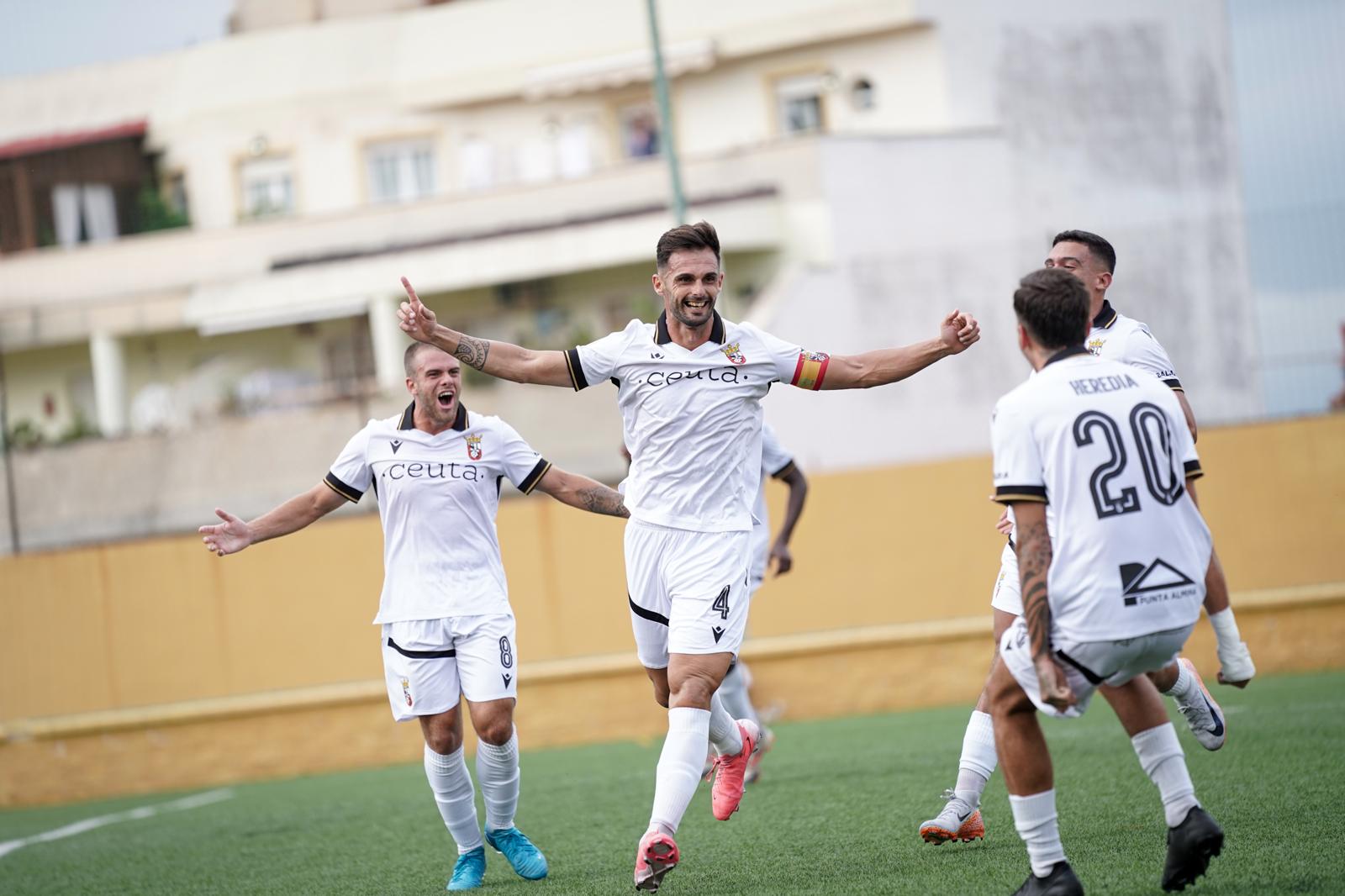 La AD Ceuta FC “B” a intentar asaltar al líder 