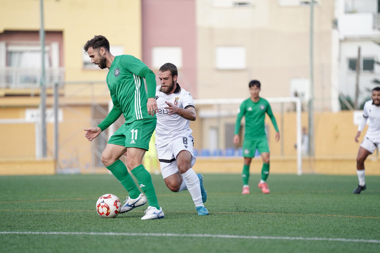 El filial del Ceuta deja escapar dos puntos en el último minuto ante el Internacional (1-1)