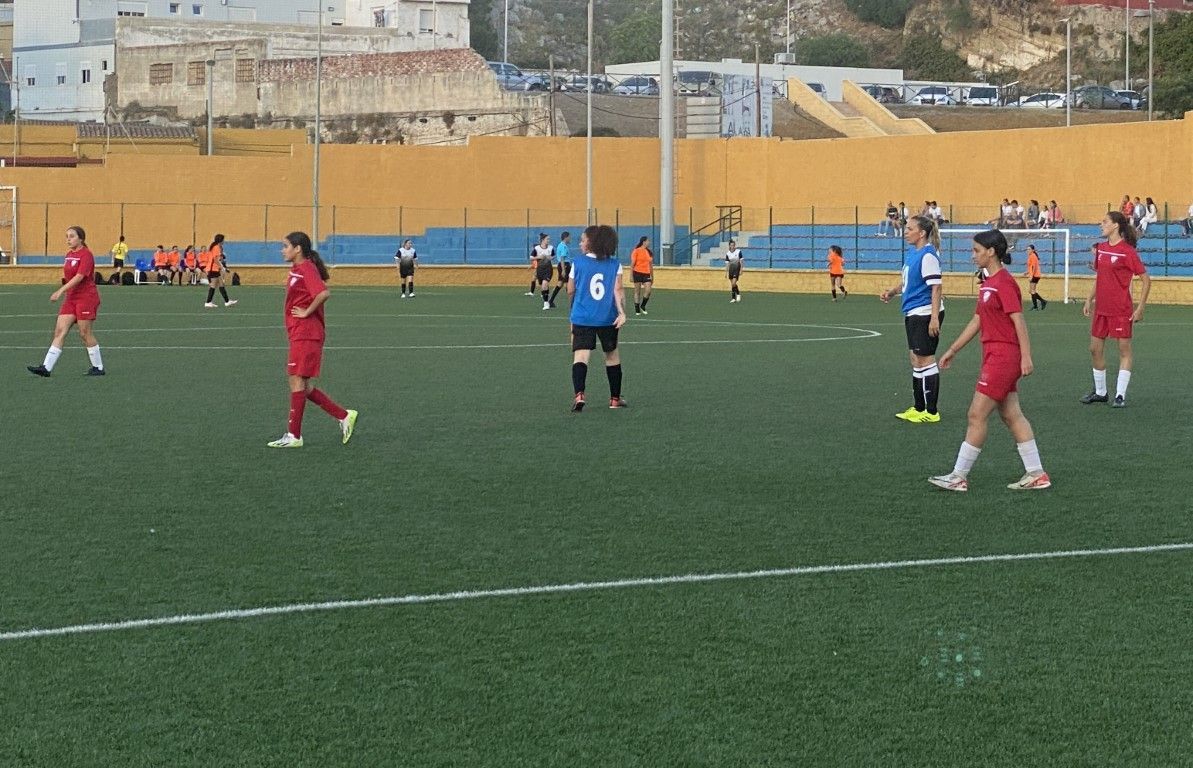 Ramón y Cajal y Bahía de Ceuta jugarán la final de la liga de fútbol 8 femenina
