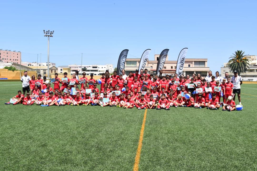 La Federación de Fútbol clausura el primer turno del campus de verano