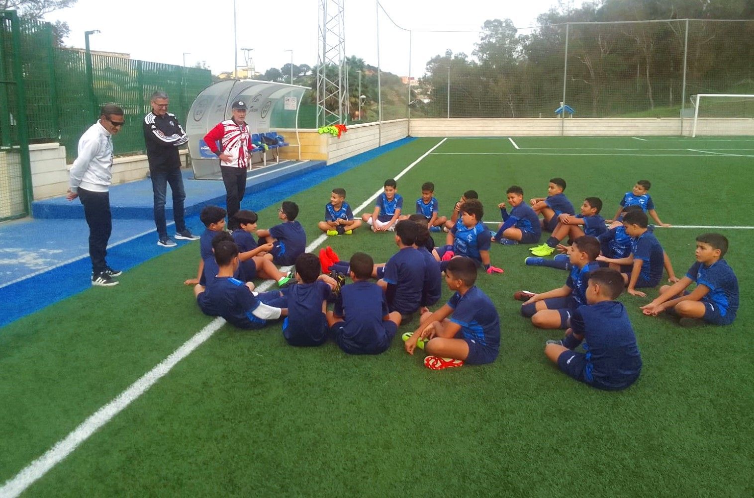 La Escuela de Fútbol del Príncipe para por Navidad