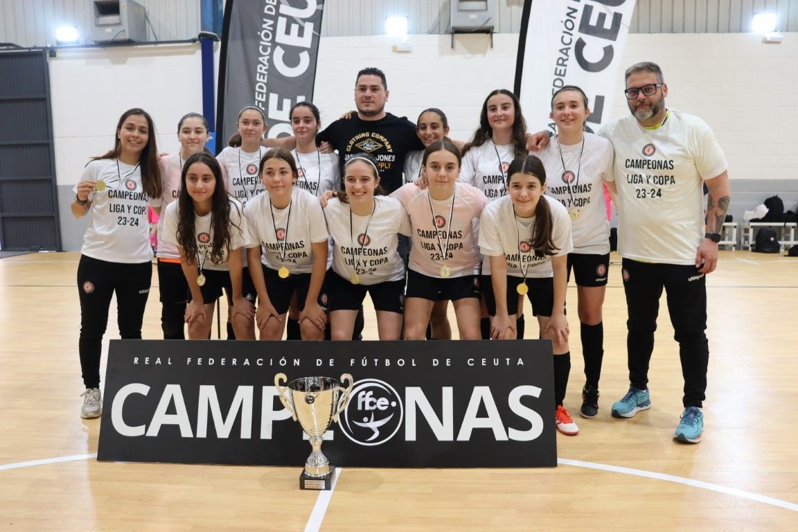 Camoens B y Bahía de Ceuta ya tienen en sus vitrinas los trofeos de primer y segundo clasificado 