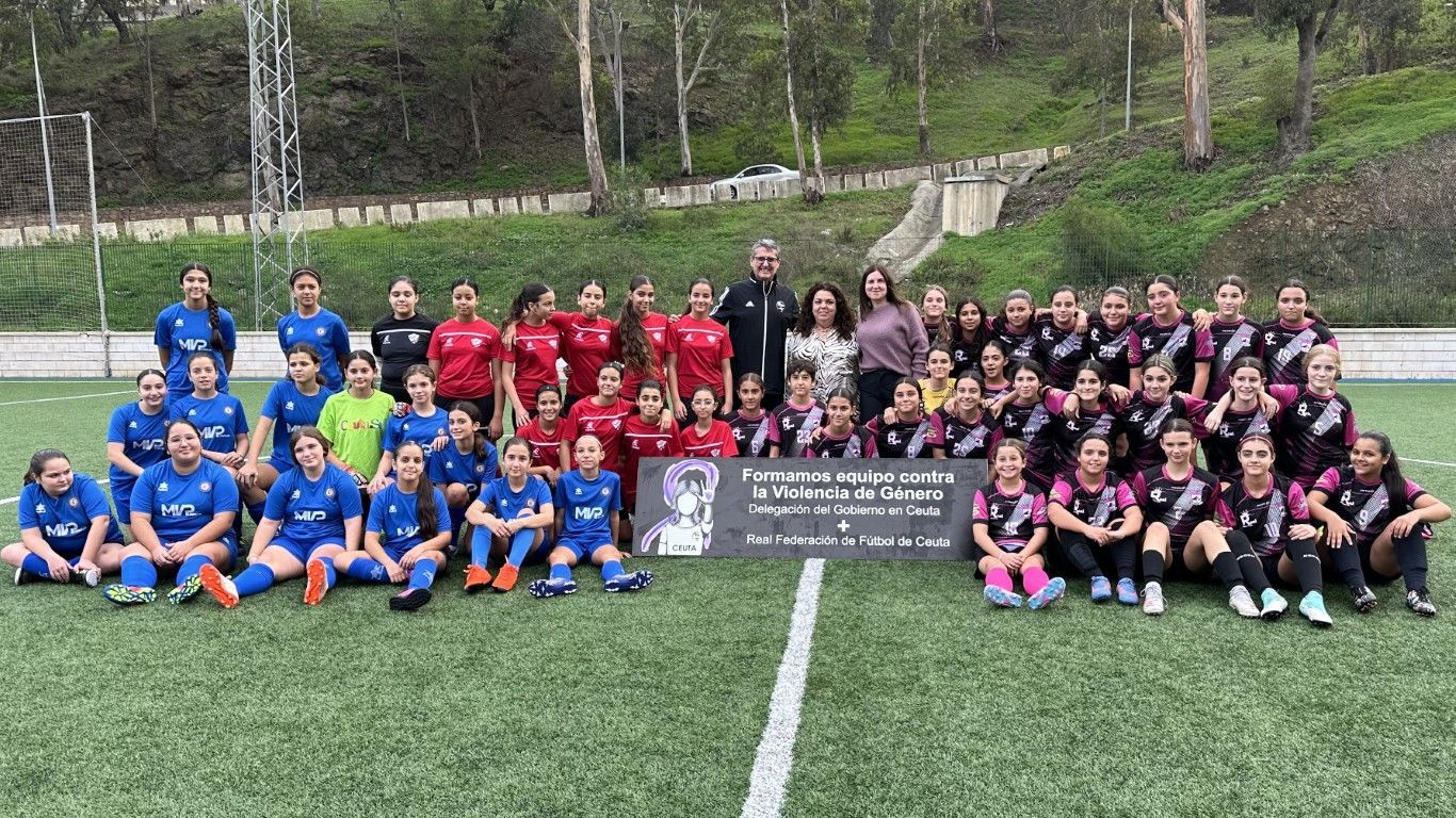 La delegada del Gobierno participa en la inauguración de la Liga infantil de fútbol 8
