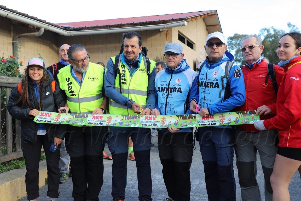 Alrededor de 70 participantes toman la salida de la XXV Marcha Senderista de Fin de Año (fotogalería)