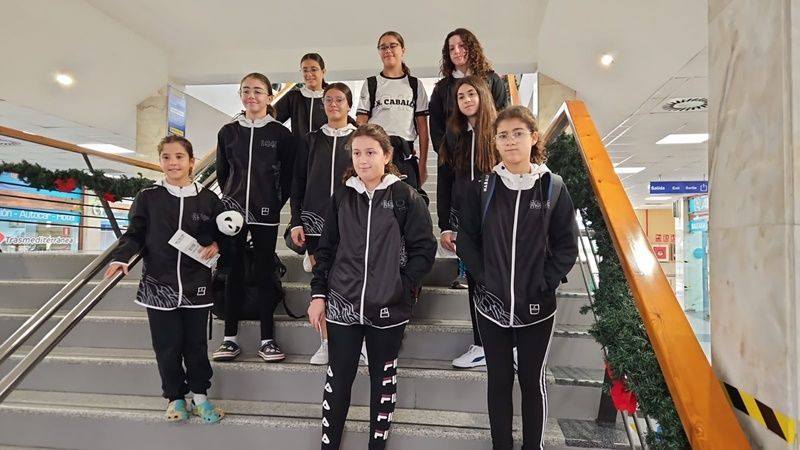 El CN Caballa presenta a su equipo infantil femenino 