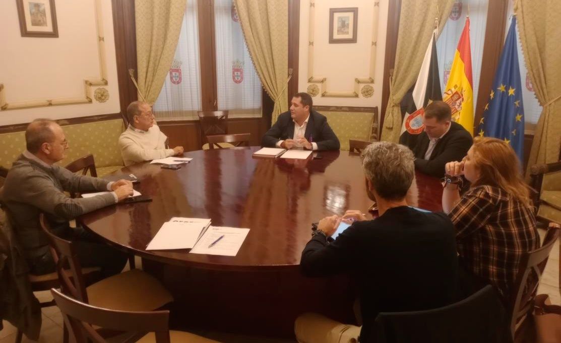 CECE y Asociación de Promotores se reúnen con el consejero de Fomento