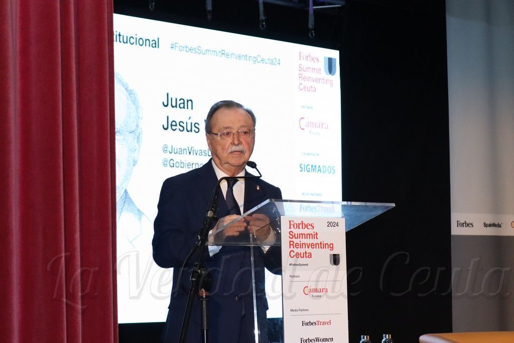 Vivas resalta la capacidad de adaptación de Ceuta durante el Forbes Summit Reinventing