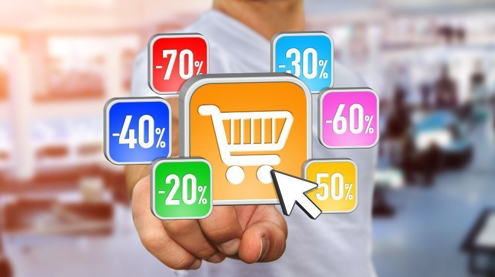 OCU denuncia ante Consumo a 11 plataformas de venta online por falsas rebajas