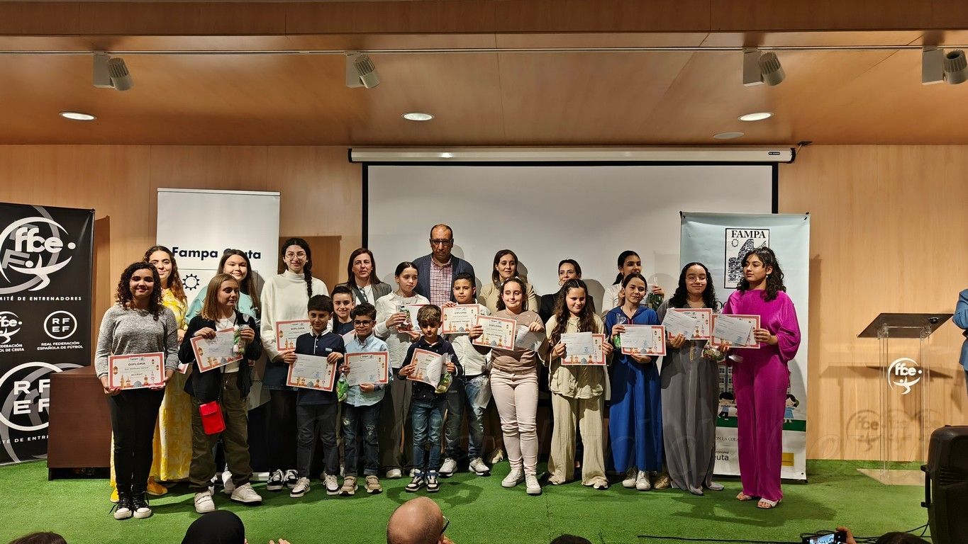 La FAMPA entrega los premios del concurso escolar de dibujo por Ramadan