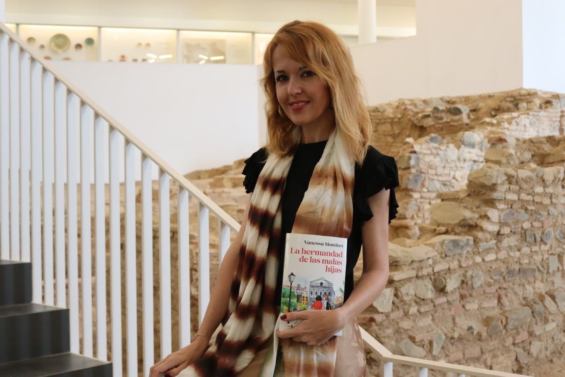 Vanessa Montfort: “en España hay una burbuja editorial que no nos lleva a ningún lado”