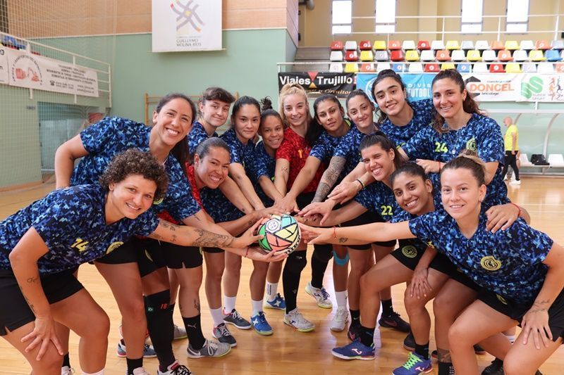 Las jugadoras del Camoens, esperanzadas en poder eliminar al Segosala y seguir peleando por el ascenso