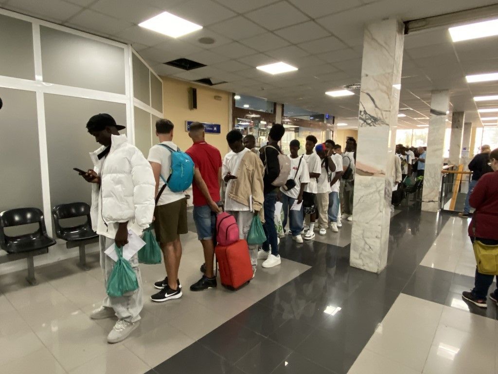 Delegación anuncia otra salida de inmigrantes del CETI